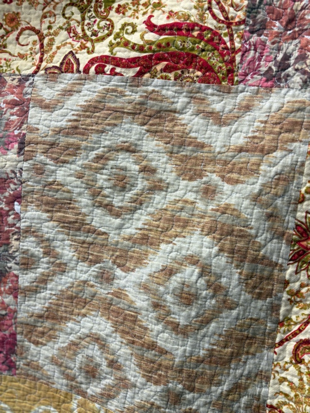Patchwork Floral Cotton Quilt Classic Patchwork 2 shams and quilt - Picture 2 of 16